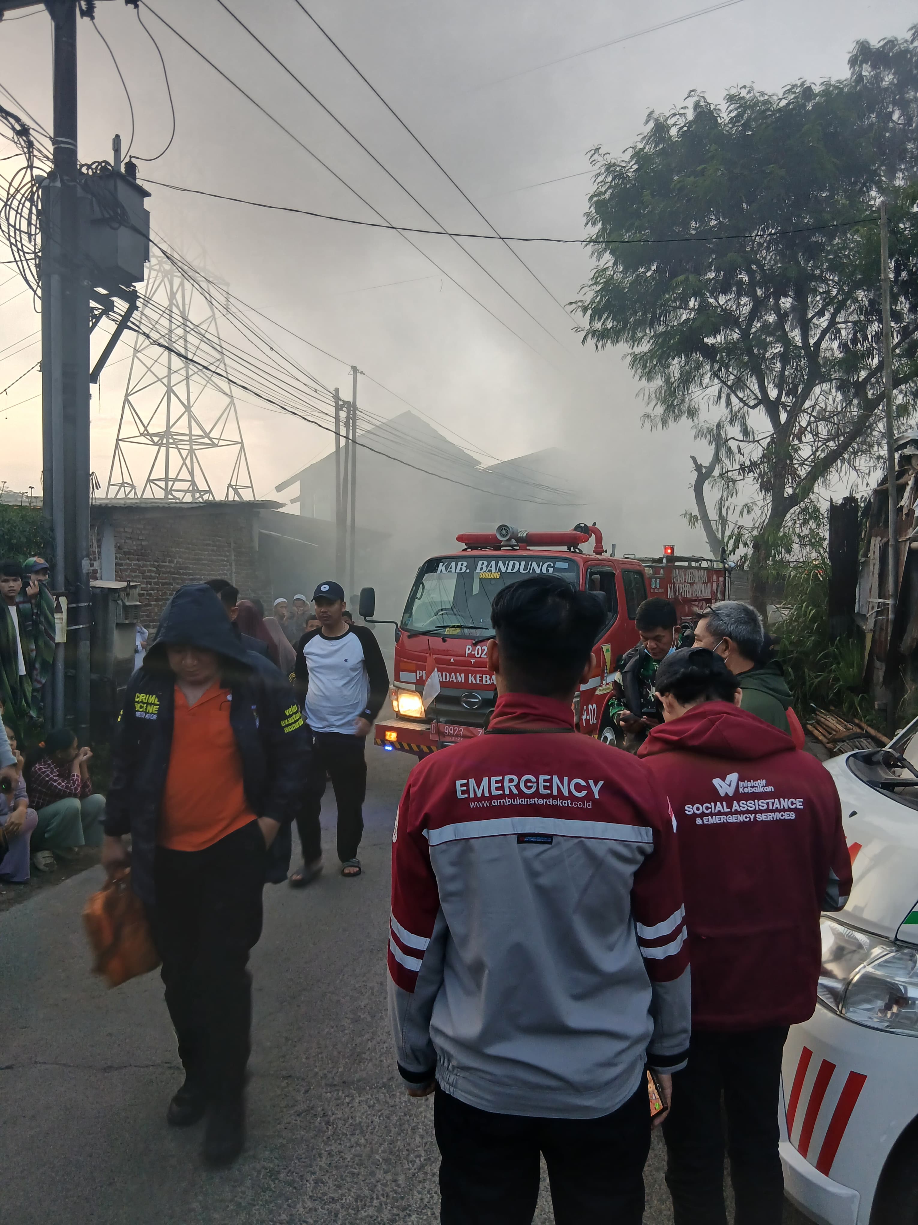 Inisiatif Kebaikan bergerak bantu Standby Medis bagi petugas Pemadam Kebakaran di Sukabirus